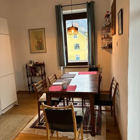Rosi Mit Balkon In Seenaehe