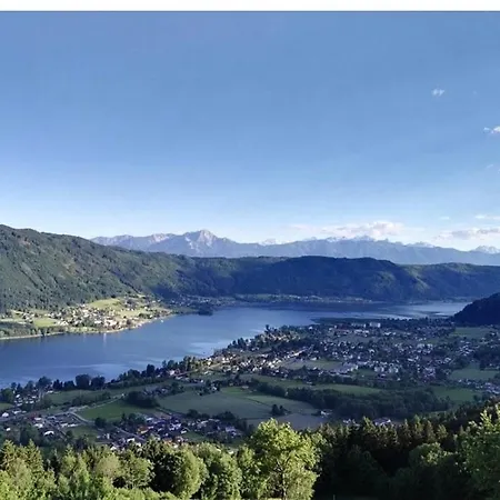 Rosi Mit Balkon In Seenaehe